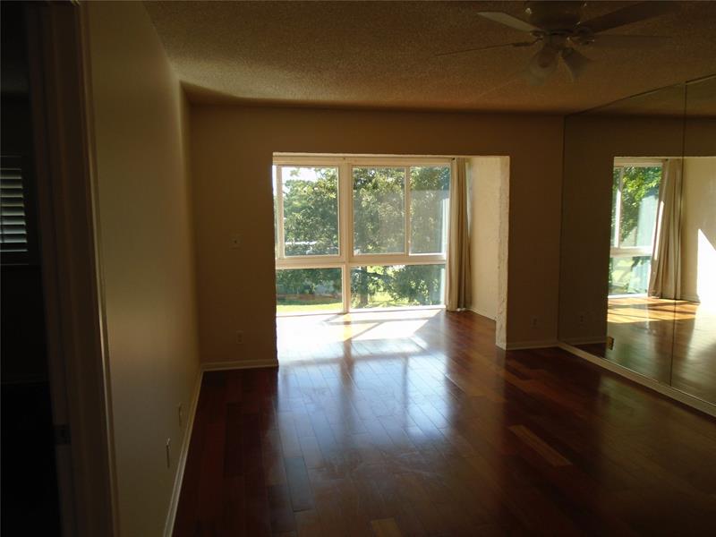 Image 8 of 33 For 608 Natura Blvd  309