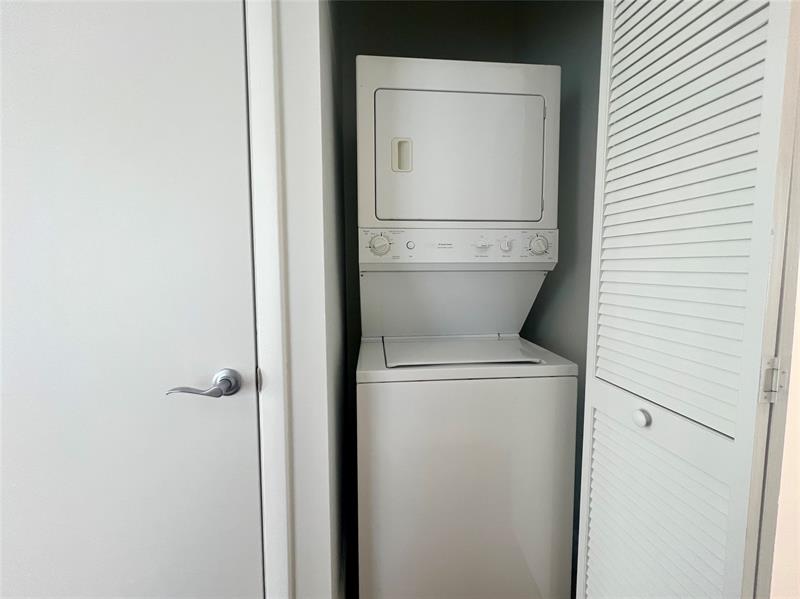 Image 6 of 19 For 7280 90th St  709