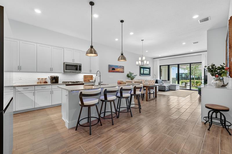 Image 14 of 71 For 7434 Blue Spring Dr