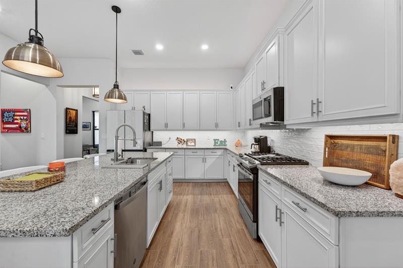 Image 17 of 71 For 7434 Blue Spring Dr