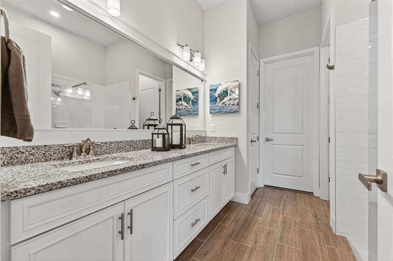 Image 20 of 71 For 7434 Blue Spring Dr