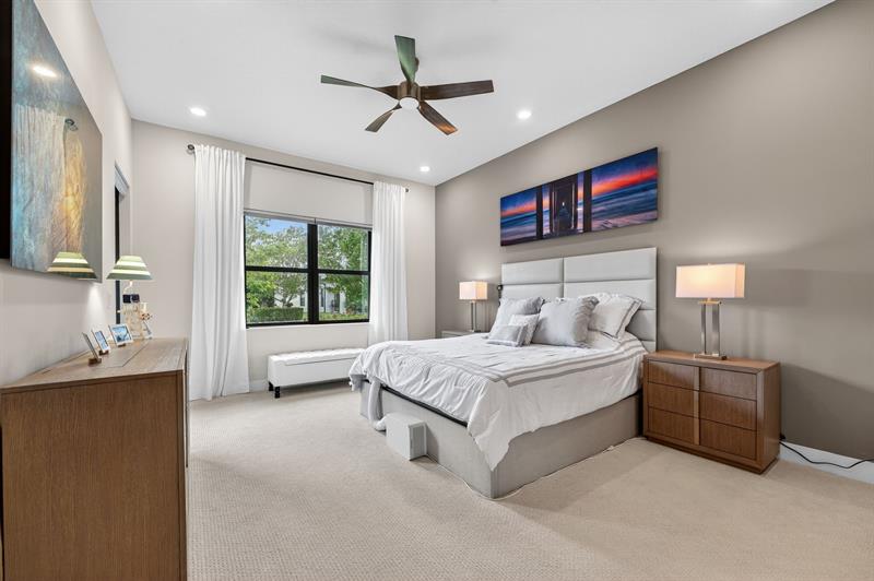 Image 28 of 71 For 7434 Blue Spring Dr