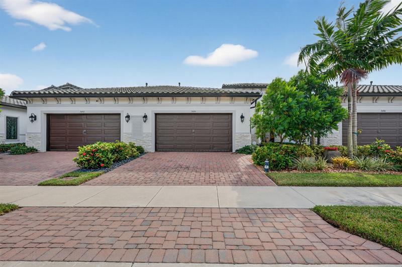 Image 3 of 71 For 7434 Blue Spring Dr