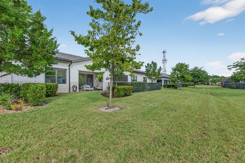 Image 42 of 71 For 7434 Blue Spring Dr