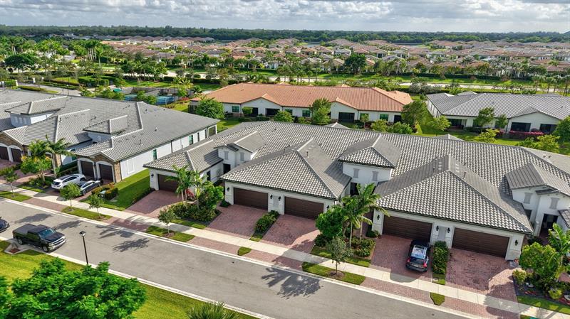 Image 50 of 71 For 7434 Blue Spring Dr