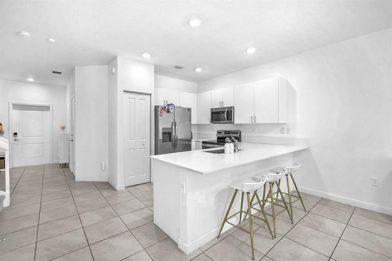 Image 10 of 38 For 20308 6th Pl