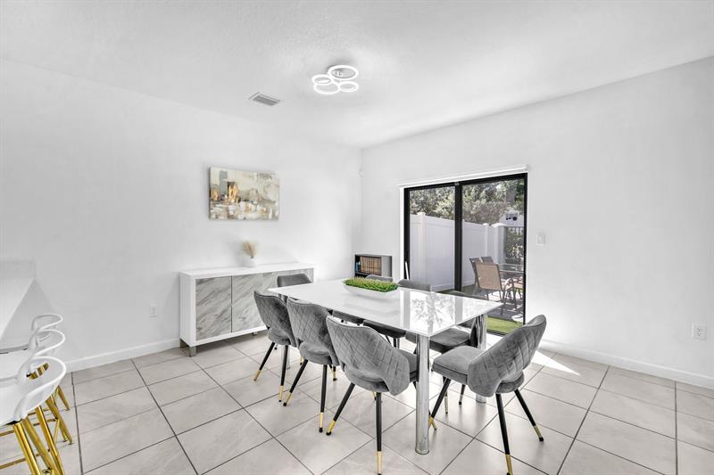 Image 11 of 38 For 20308 6th Pl