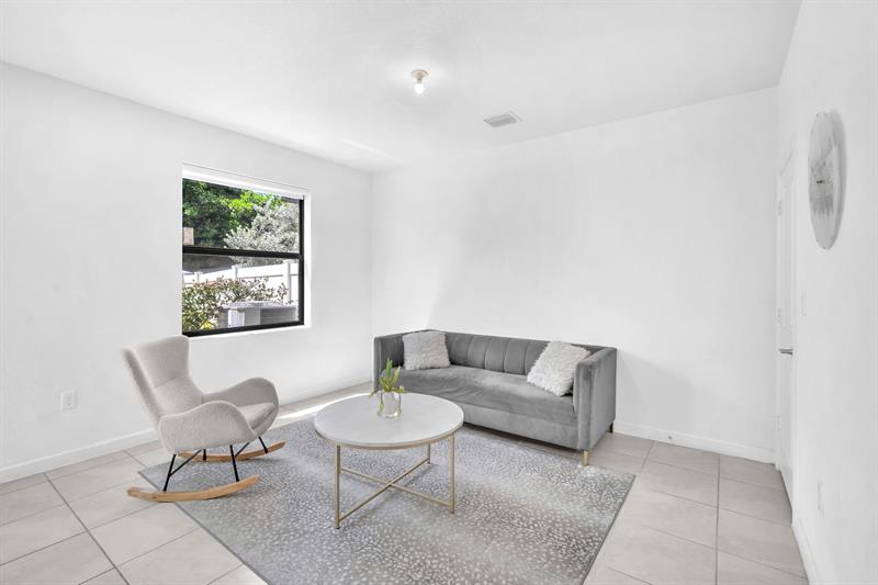 Image 13 of 38 For 20308 6th Pl