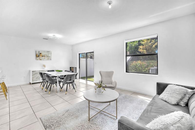 Image 14 of 38 For 20308 6th Pl