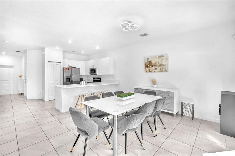 Image 16 of 38 For 20308 6th Pl