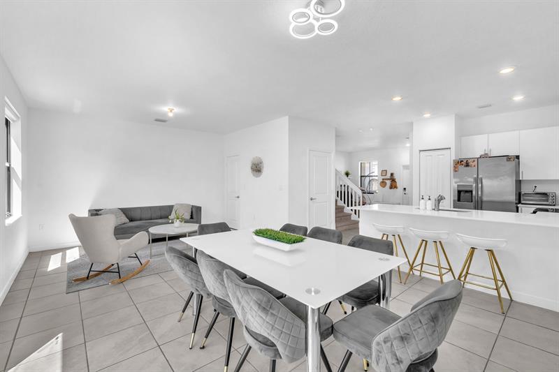 Image 17 of 38 For 20308 6th Pl