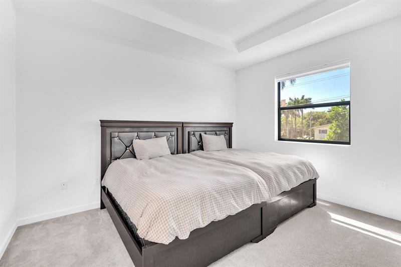 Image 19 of 38 For 20308 6th Pl