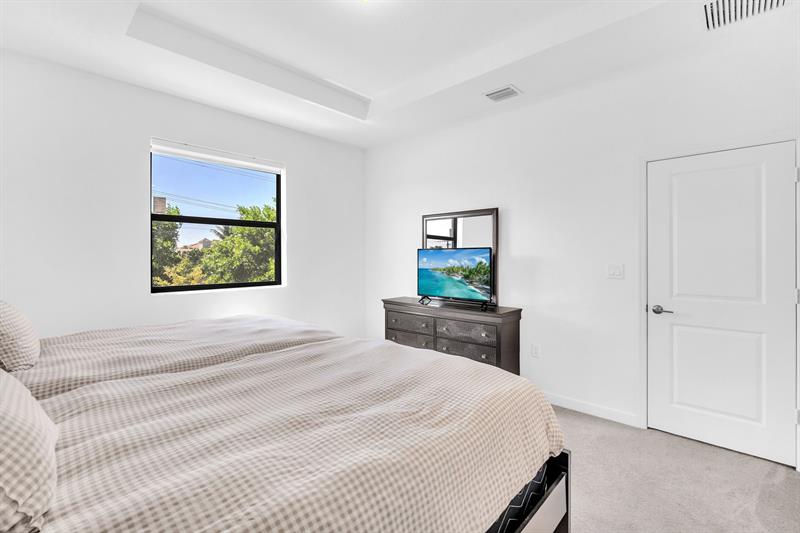 Image 20 of 38 For 20308 6th Pl