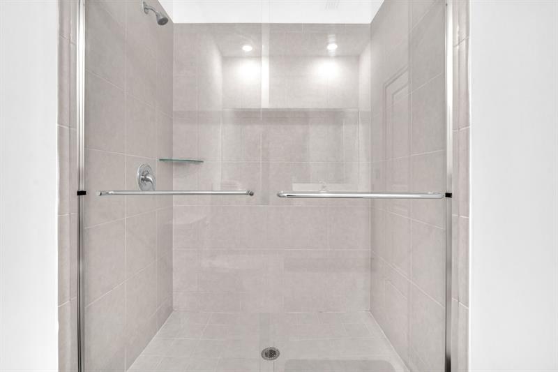 Image 22 of 38 For 20308 6th Pl