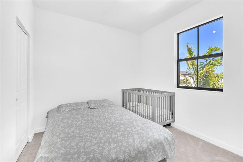 Image 26 of 38 For 20308 6th Pl