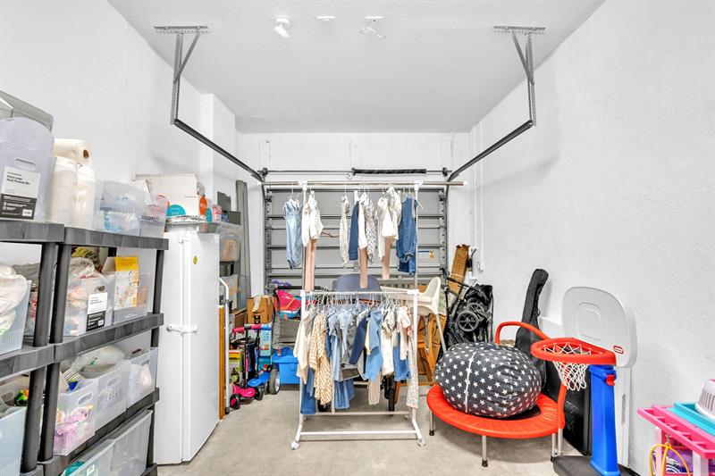 Image 30 of 38 For 20308 6th Pl