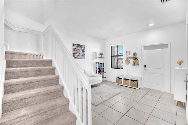 Image 4 of 38 For 20308 6th Pl