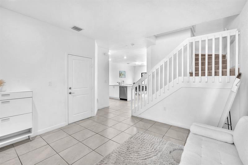 Image 5 of 38 For 20308 6th Pl