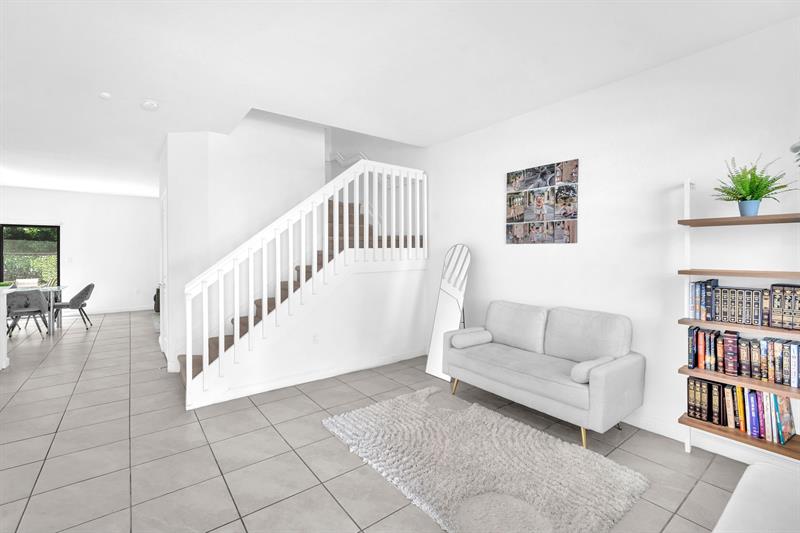 Image 6 of 38 For 20308 6th Pl