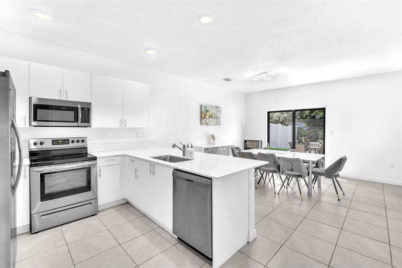 Image 8 of 38 For 20308 6th Pl