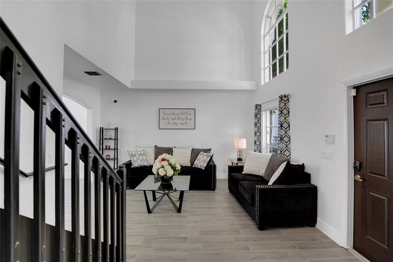 Image 12 of 47 For 3872 Jasmine Ln