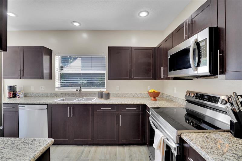 Image 14 of 47 For 3872 Jasmine Ln