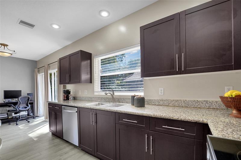 Image 17 of 47 For 3872 Jasmine Ln