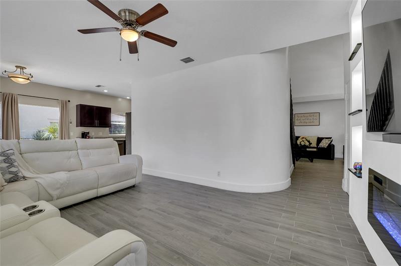 Image 22 of 47 For 3872 Jasmine Ln