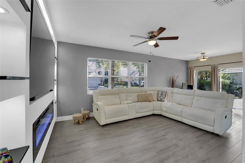 Image 23 of 47 For 3872 Jasmine Ln