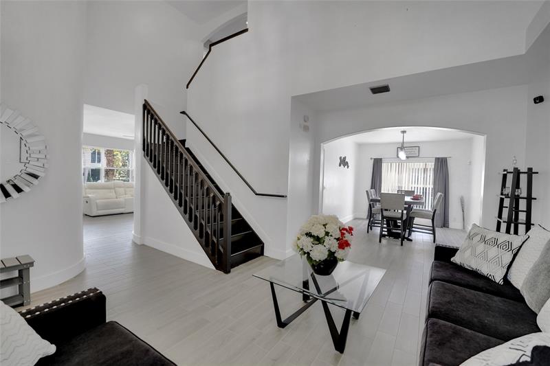 Image 8 of 47 For 3872 Jasmine Ln