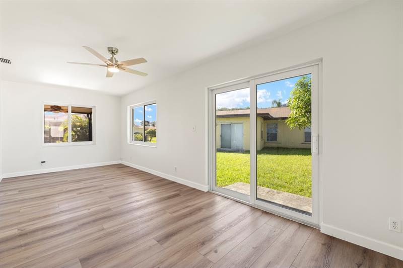 Image 11 of 41 For 6472 Overland Drive