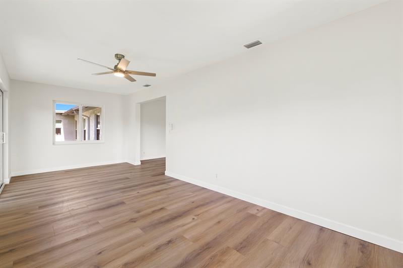 Image 12 of 41 For 6472 Overland Drive