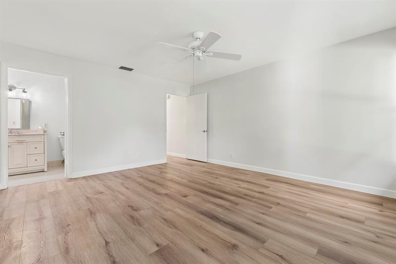 Image 15 of 41 For 6472 Overland Drive