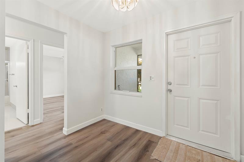 Image 20 of 41 For 6472 Overland Drive