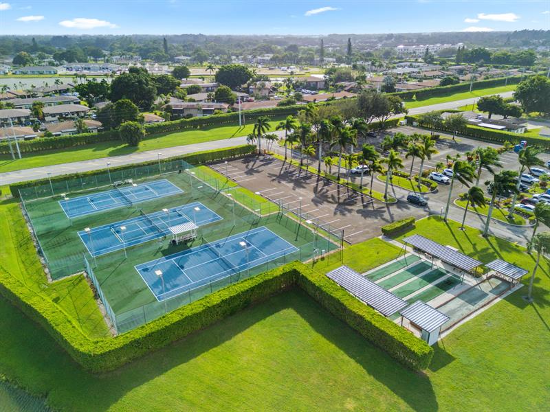 Image 30 of 41 For 6472 Overland Drive