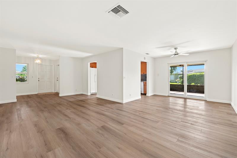 Image 5 of 41 For 6472 Overland Drive