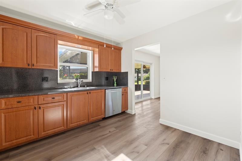 Image 8 of 41 For 6472 Overland Drive