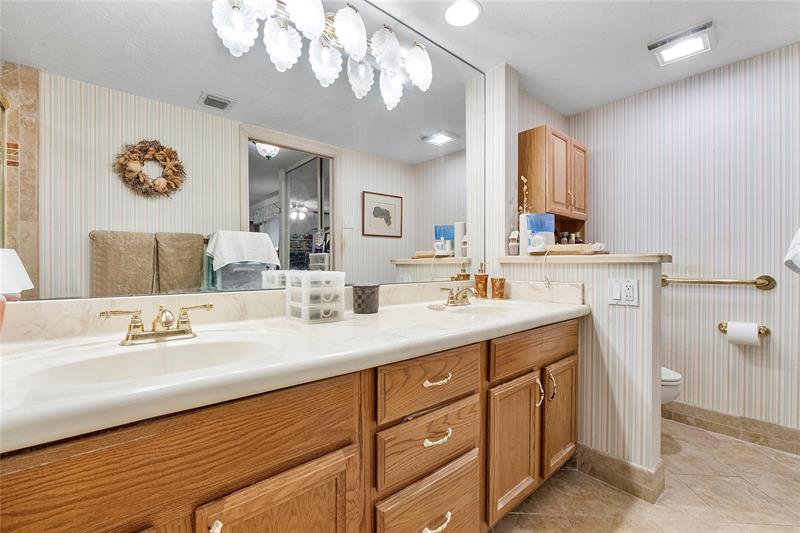 Image 15 of 21 For 9101 Sw 19 Place  A