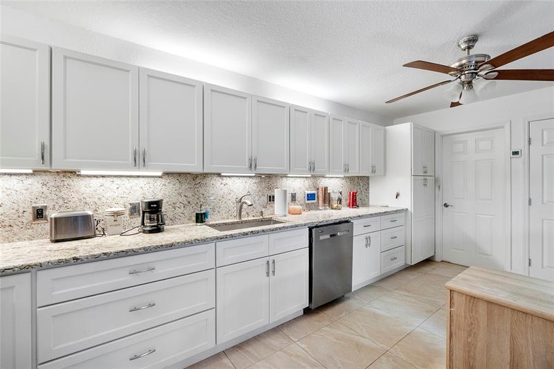 Image 5 of 21 For 9101 Sw 19 Place  A