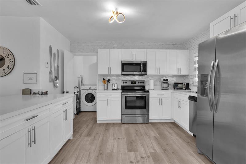 Image 11 of 52 For 5311 Pierce St