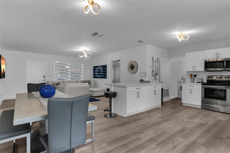 Image 16 of 52 For 5311 Pierce St