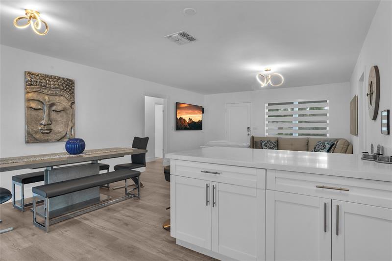 Image 17 of 52 For 5311 Pierce St