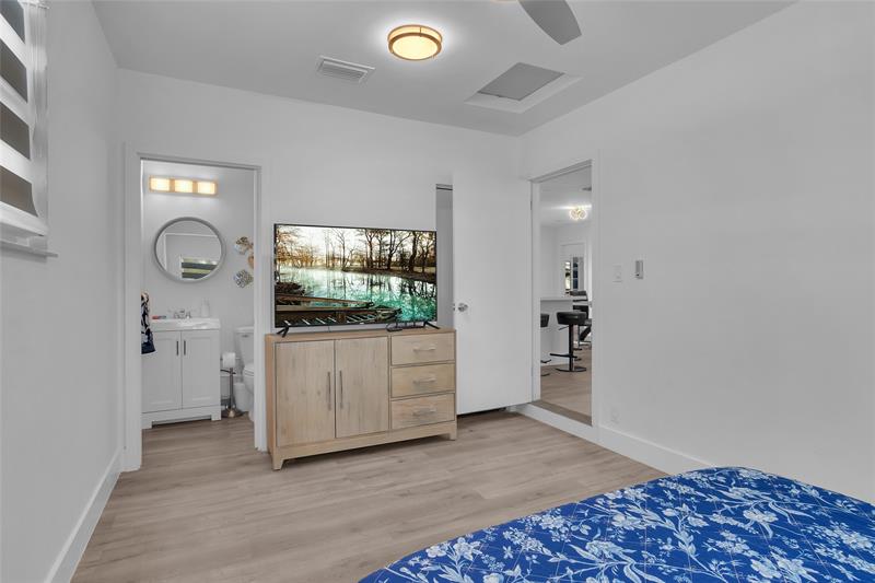 Image 23 of 52 For 5311 Pierce St