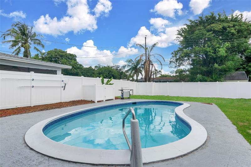 Image 37 of 52 For 5311 Pierce St