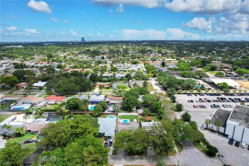 Image 4 of 52 For 5311 Pierce St