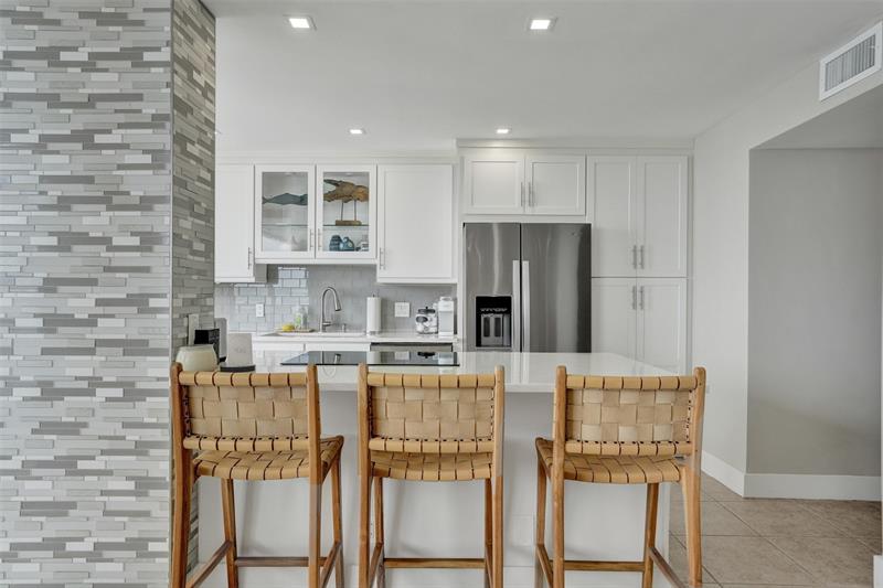 Image 10 of 44 For 4300 Ocean Blvd  9m