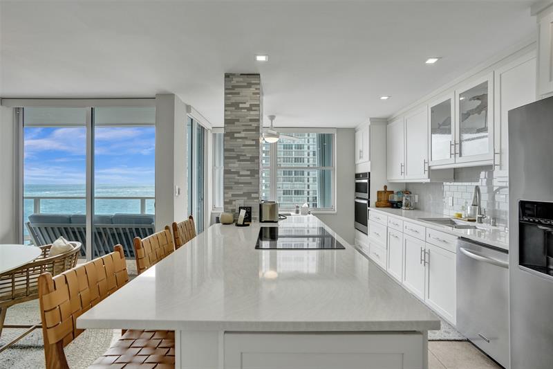 Image 13 of 44 For 4300 Ocean Blvd  9m