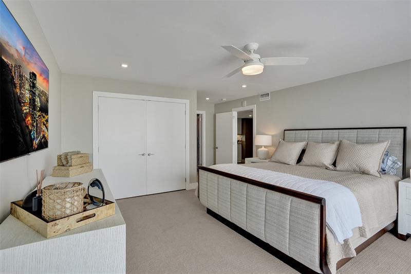 Image 20 of 44 For 4300 Ocean Blvd  9m