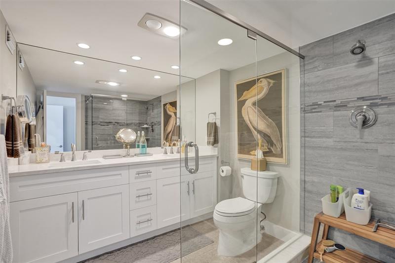 Image 23 of 44 For 4300 Ocean Blvd  9m