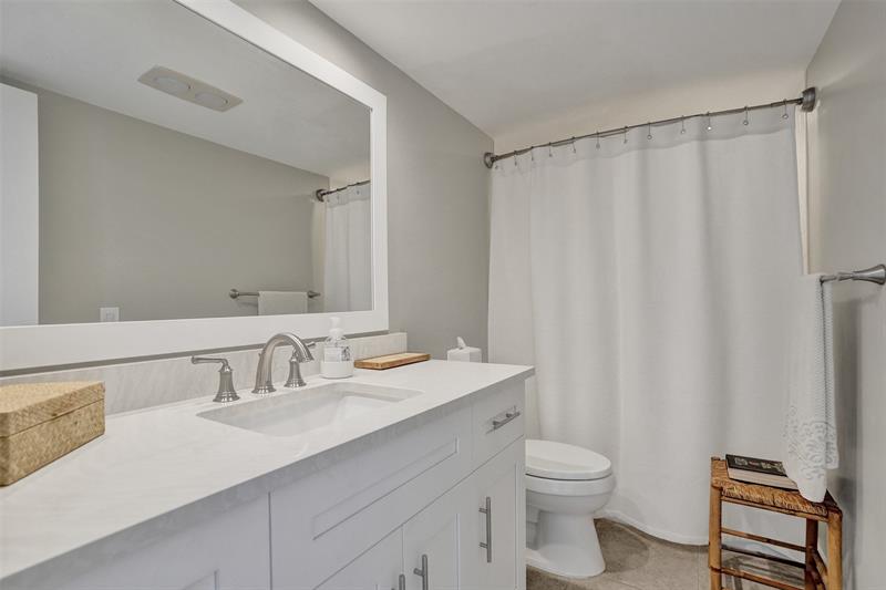 Image 27 of 44 For 4300 Ocean Blvd  9m